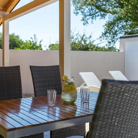 Semesterbostad Trusina Pula